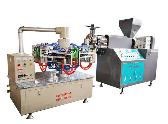 質  0.4m3/Min 8kg 1 litre Rotary Blow Molding Machine 2500PCS/HR 工場